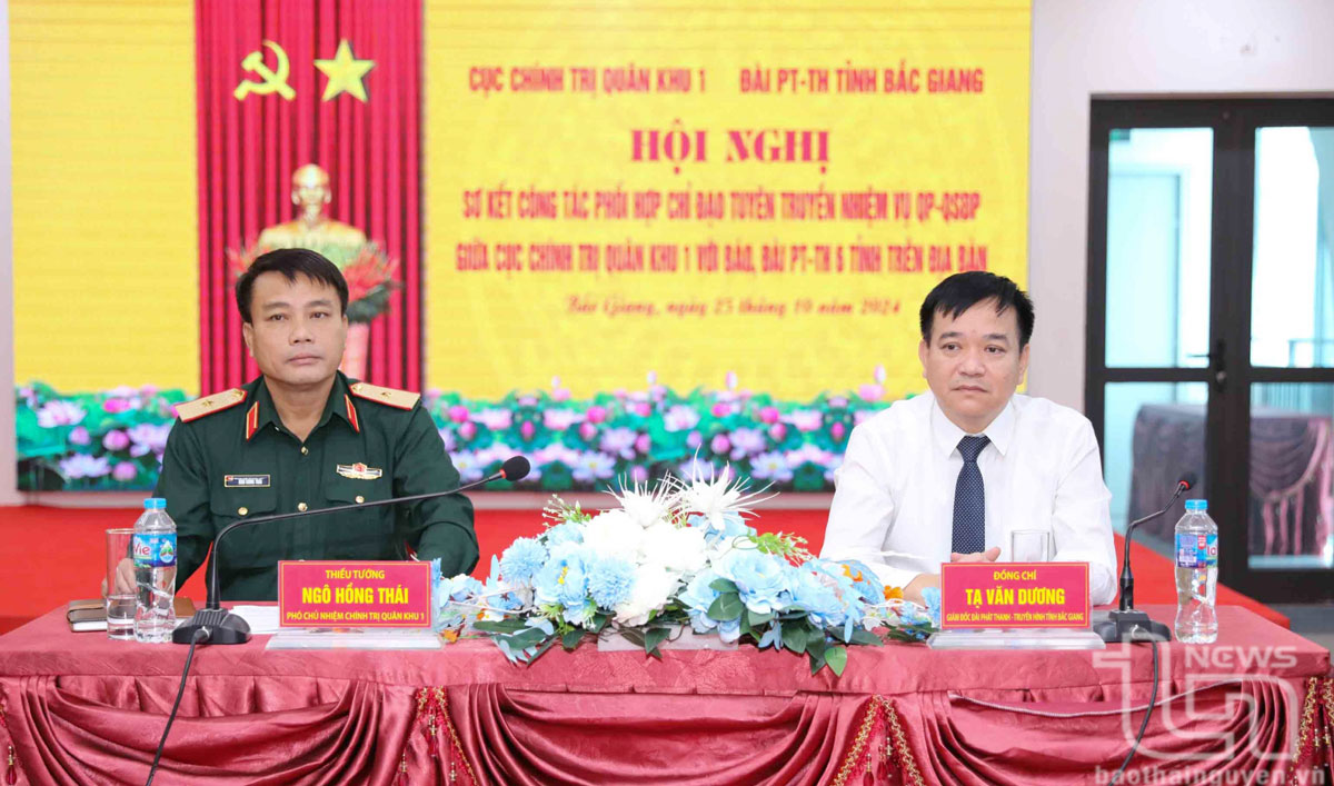 第一軍区政治担当副司令官のゴ・ホン・タイ少将とバクザン省ラジオ・テレビ局長のタ・ヴァン・ドゥオン同志が会議の共同議長を務めた。