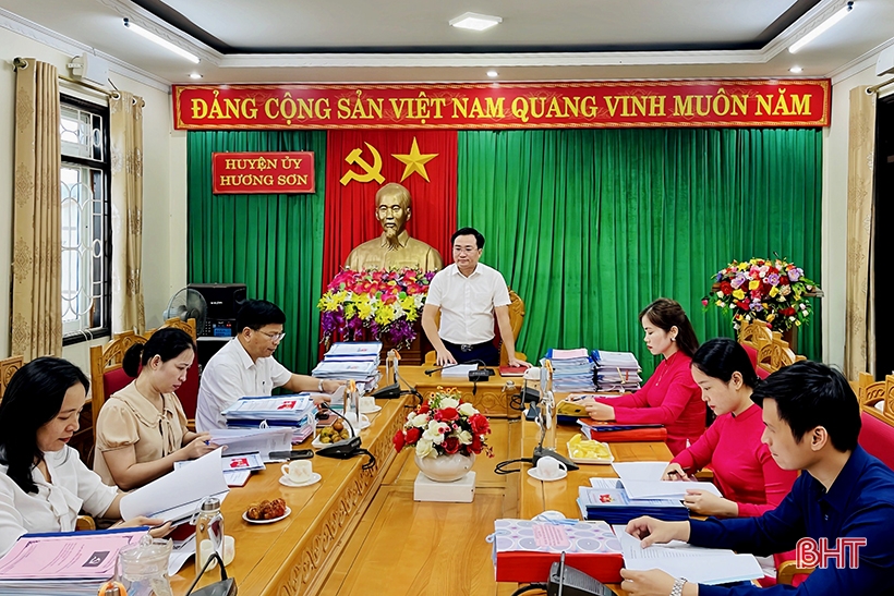 Huong Son effectively implements solutions to protect the Party's ideological foundation.