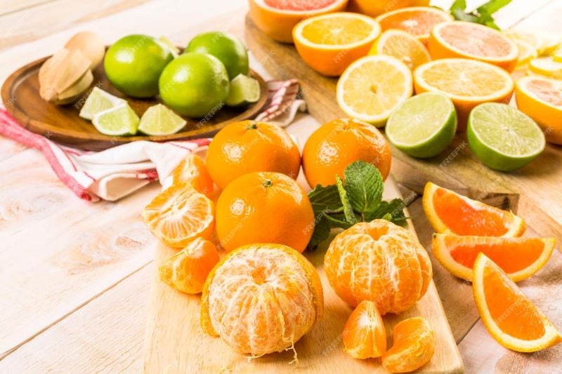 帝王切開後に母乳を出したい母親は、ビタミン C が豊富な果物を食べるべきです。