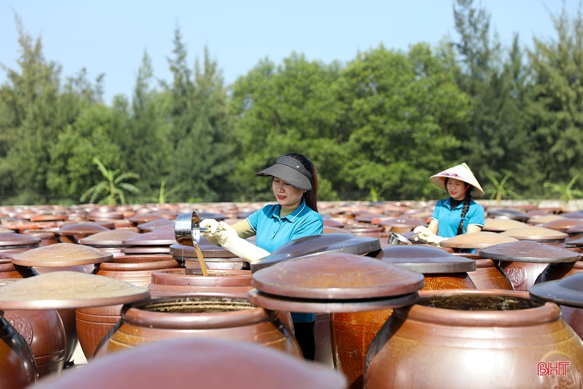 Traditional fish sauce from a coastal village in southern Ha Tinh is a 