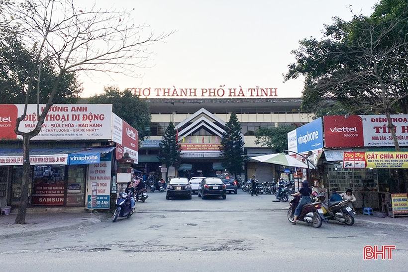 Viele Straßen rund um das Marktgebiet der Stadt Ha Tinh sollen renoviert und modernisiert werden.