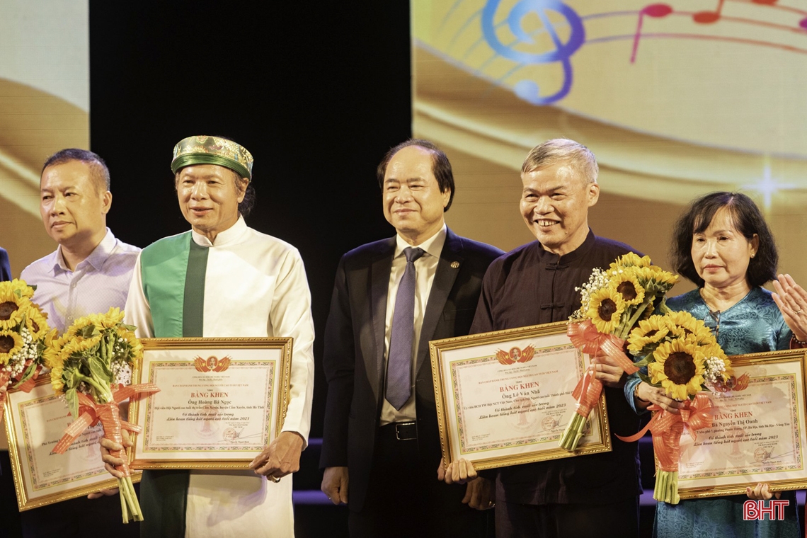 Ha Tinh gewann einen Preis beim National Elderly Singing Festival