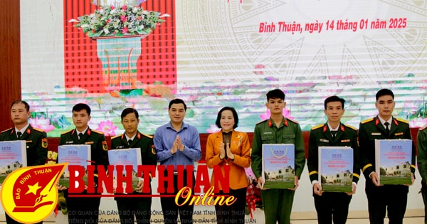 Die stellvertretende Vorsitzende der Nationalversammlung, Nguyen Thi Thanh, besucht Binh Thuan und wünscht ein frohes neues Jahr