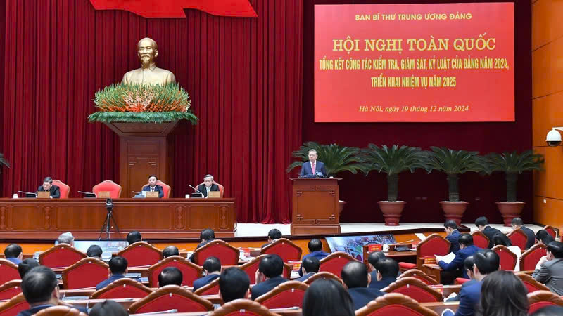 General Secretary To Lam chairs conference to deploy Party inspection and supervision work in 2025