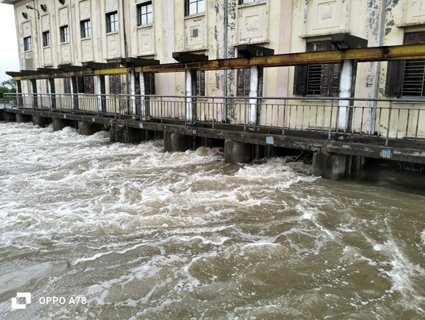 Les départements, les branches, les localités et les unités se concentrent sur la mise en œuvre de la réponse aux inondations