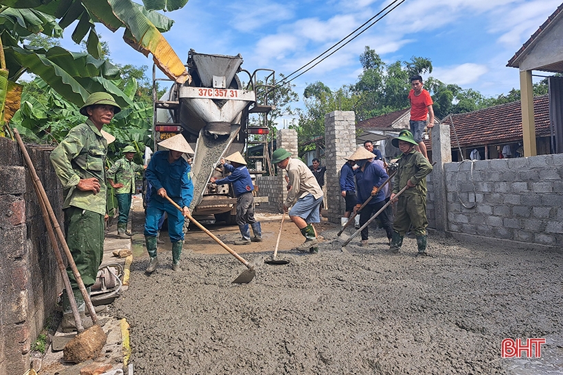 The story of donating land to open a road in the most difficult commune of Nghi Xuan district