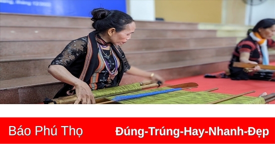 Hồi sinh thổ cẩm Cơ Tu ở Hòa Bắc