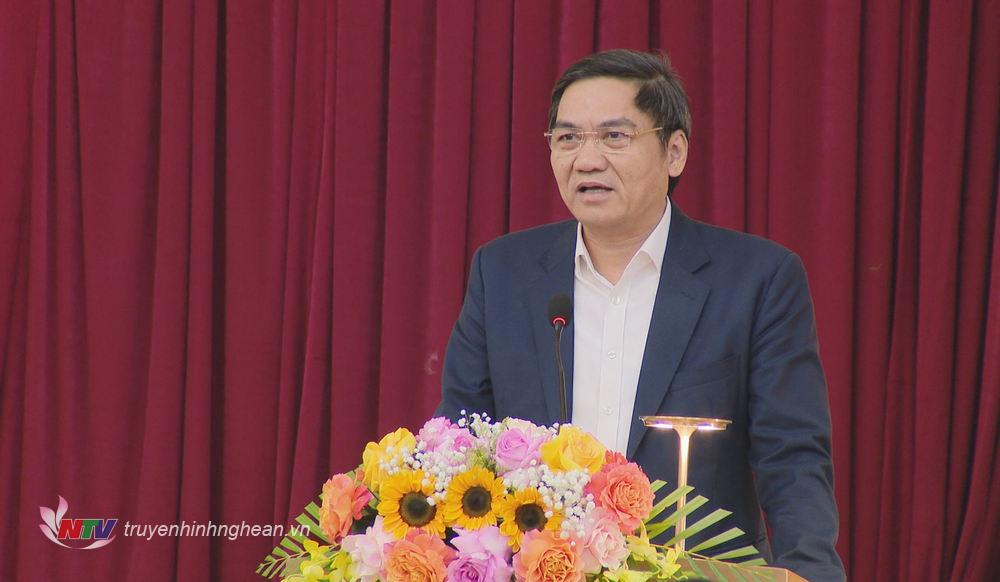 Le secrétaire adjoint permanent du Comité provincial du Parti, Hoang Nghia Hieu, a prononcé un discours dirigeant la conférence.