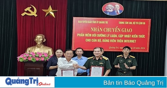 Ban Tuyên giáo Tỉnh ủy nhận chuyển giao phần mềm bồi dưỡng lý luận, cập nhật kiến thức cho cán bộ, đảng viên trên internet