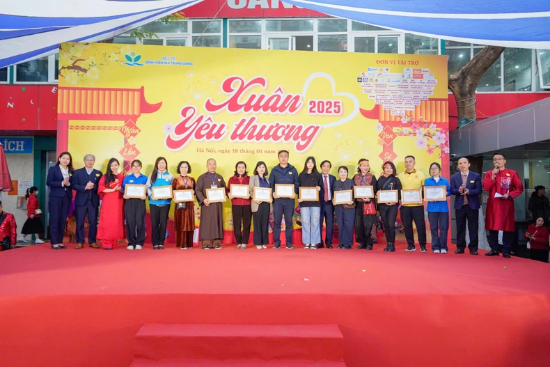 国立小児病院で何千人もの小児患者と過ごす暖かい旧正月休み（写真5）