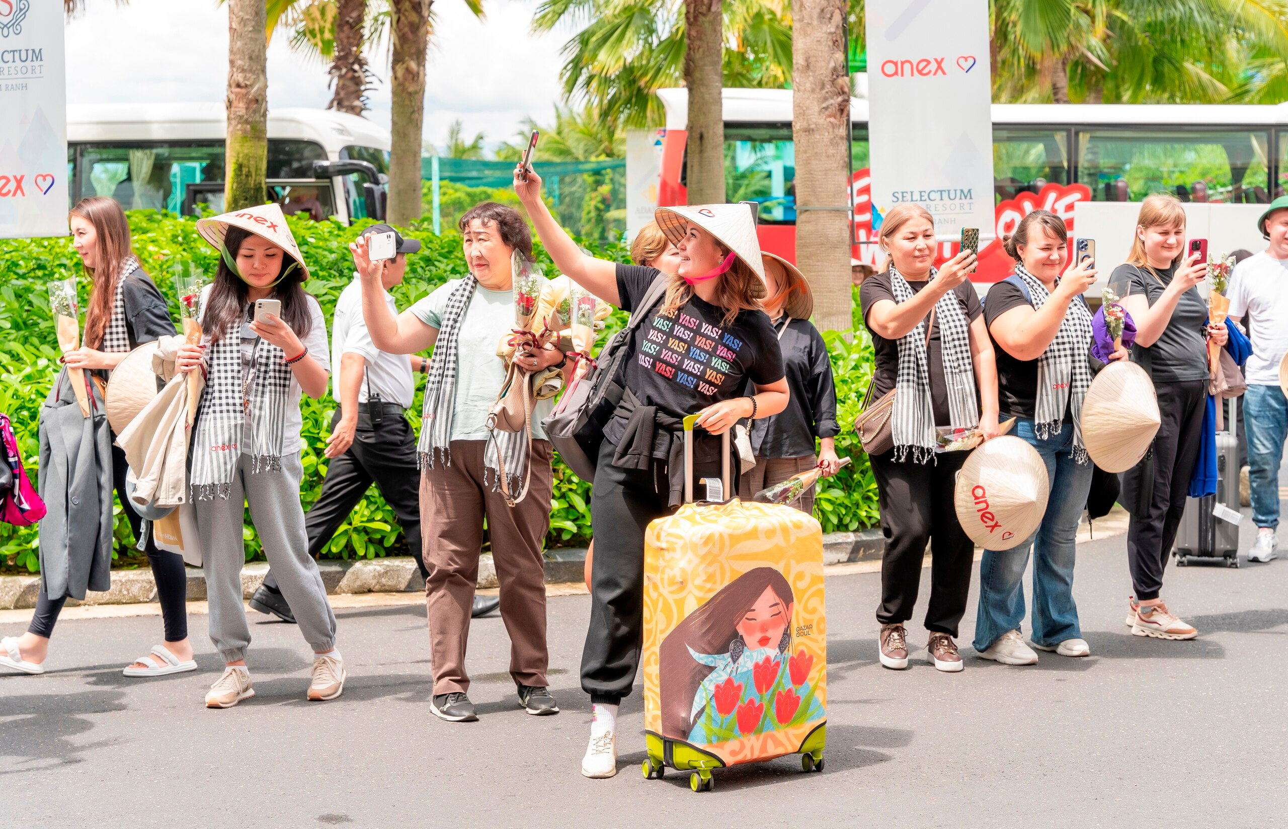 Nha Trang - Khánh Hòa tưng bừng mừng đón 9 triệu lượt du khách- Ảnh 4.