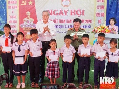 Journée nationale de la Grande Unité dans la zone résidentielle de la commune de Phuong Hai