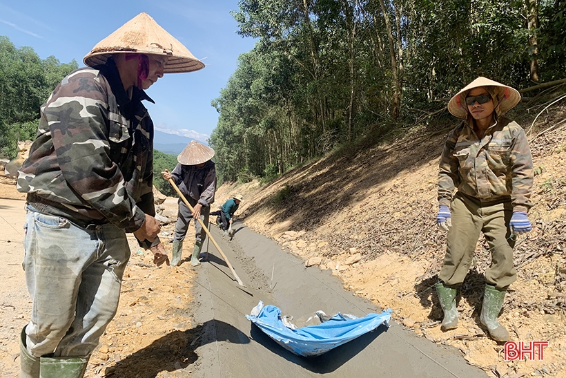 การเบิกจ่ายเงินลงทุนสาธารณะของจังหวัดห่าติ๋ญสูงกว่าค่าเฉลี่ยของประเทศ