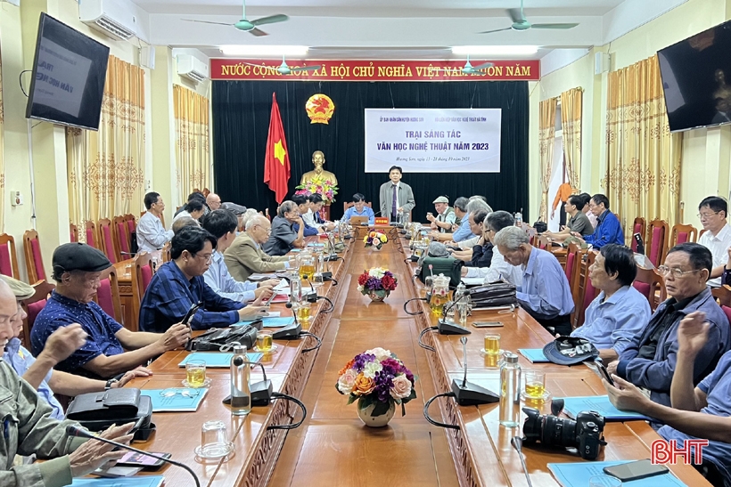 Ouverture du camp créatif pour célébrer le 300e anniversaire de la naissance de Hai Thuong Lan Ong