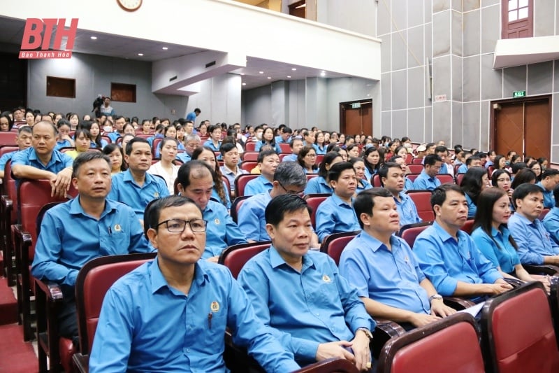 도 국회 대표단은 공무원, 노조원, 근로자 등 유권자들을 만났습니다.