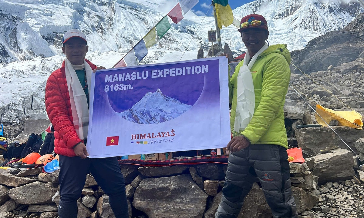 First Vietnamese tourist conquers the world's 8th highest mountain