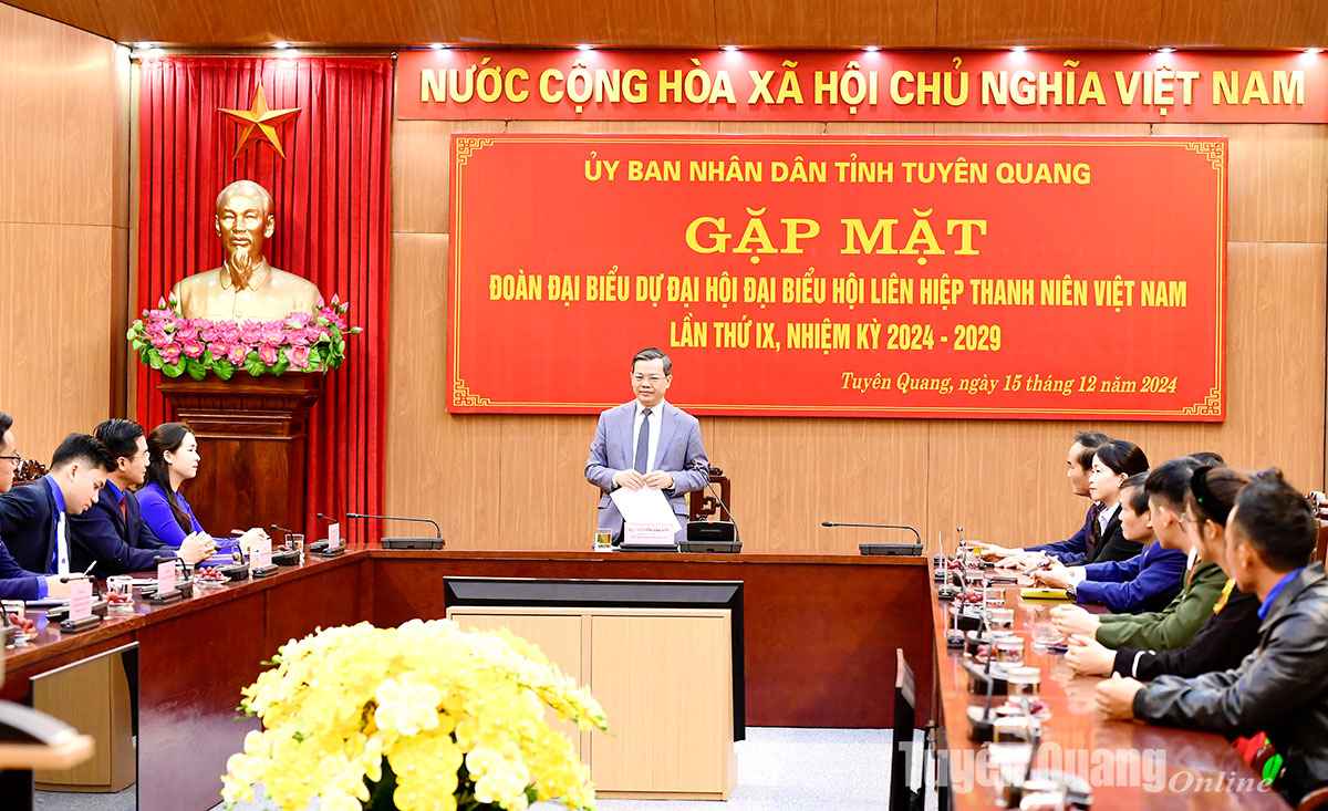 Reunión con la delegación que asiste al IX Congreso Nacional de la Unión de Jóvenes de Vietnam