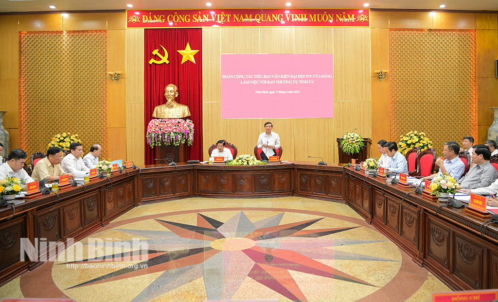 The working delegation of the Party's XIV Congress Document Subcommittee worked with the Provincial Party Standing Committee