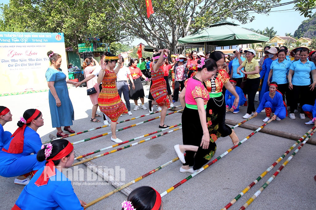 Phụ nữ Hoa Lư Nhiều hoạt động văn hóa văn nghệ mang tới Tuần Du lịch Ninh Bình Sắc vàng Tam Cốc Tràng An