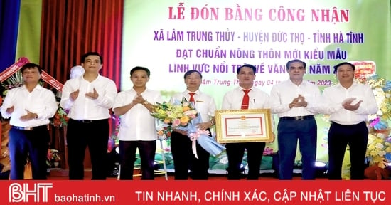 Lâm Trung Thủy đón bằng công nhận xã đạt chuẩn nông thôn mới kiểu mẫu