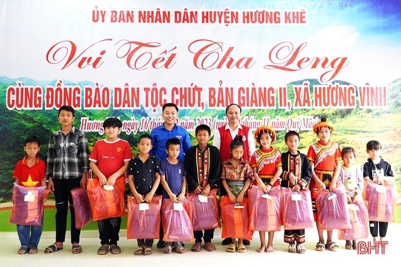 Bà con dân tộc Chứt vui đón tết Cha Leng