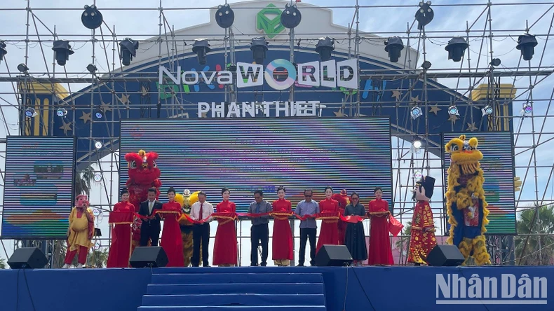 Inauguración de la Semana de Turismo de Binh Thuan 2024 (foto 1)