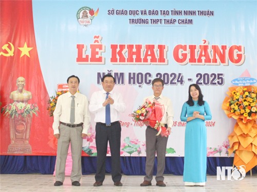 Đồng chí Trịnh Minh Hoàng, Phó Chủ tịch UBND tỉnh Lễ Khai giảng năm học 2024-2025