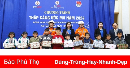 “Thắp sáng ước mơ năm 2024”, đồng hành cùng khách hàng sử dụng điện