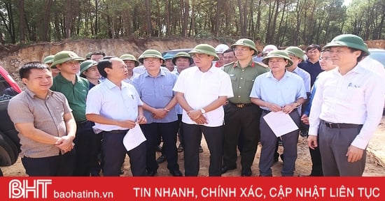 Không để mặt bằng, vật liệu xây dựng ảnh hưởng tiến độ cao tốc Bắc – Nam qua Hà Tĩnh