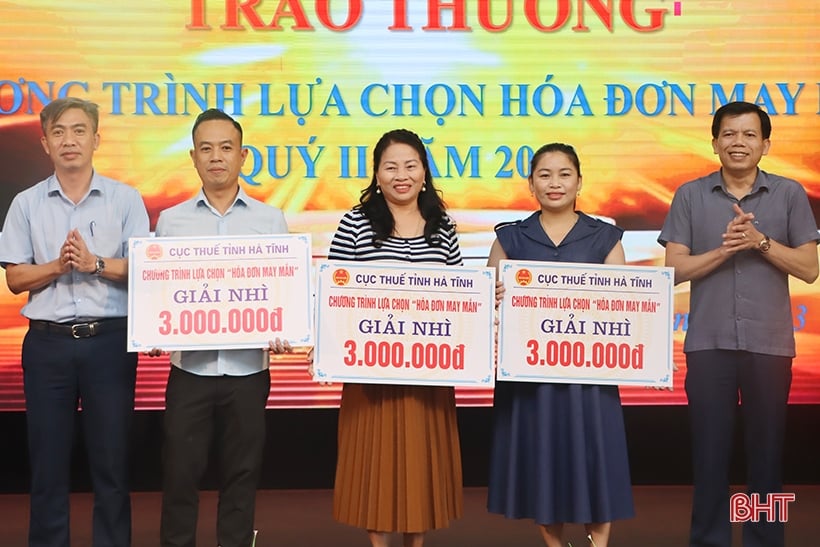 Quay thưởng “Hóa đơn may mắn” quý III năm 2023