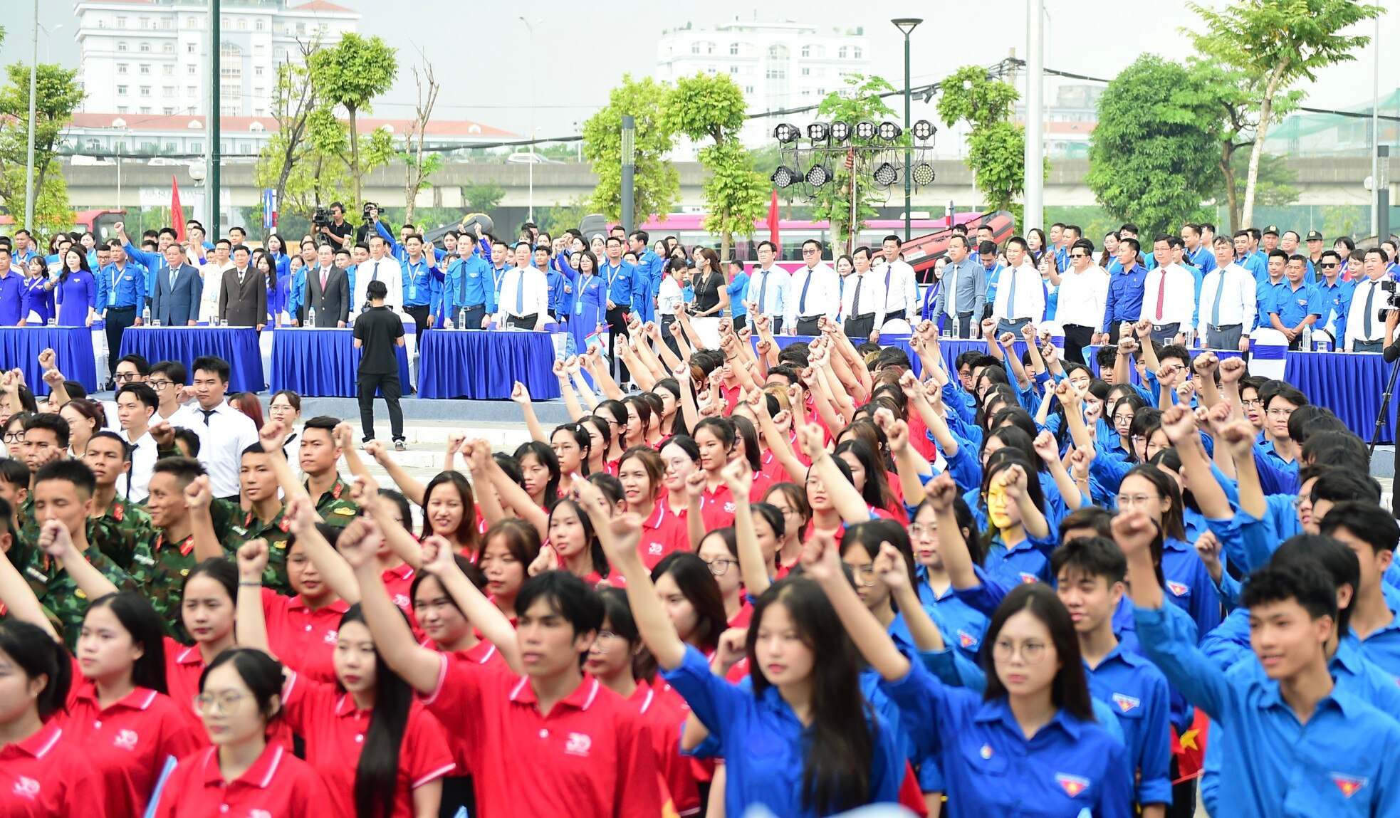 Mãn nhãn màn diễu hành biểu dương lực lượng thanh niên Thủ đô ảnh 20