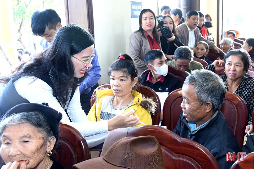 Ấm áp chương trình “Tết nhân ái - Xuân yêu thương” tại các địa phương