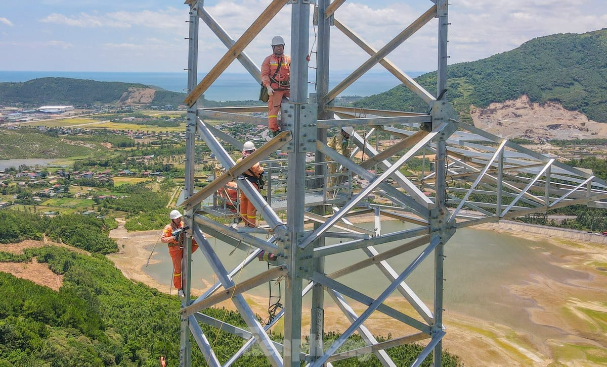 Panorama der 500-kV-Leitung 3 durch Ha Tinh vor der Ziellinie, Foto 3