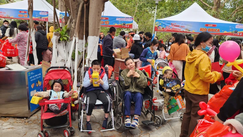 国立小児病院で何千人もの小児患者と過ごす暖かい旧正月休み（写真6）