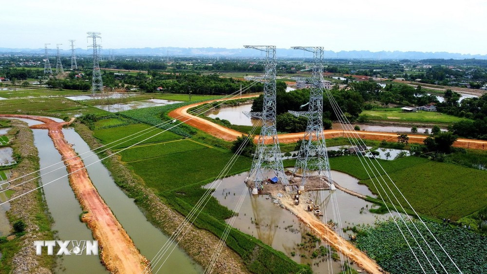 Hình ảnh đường dây tải điện siêu cao áp 500kV mạch 3 Quảng Trạch-Phố Nối