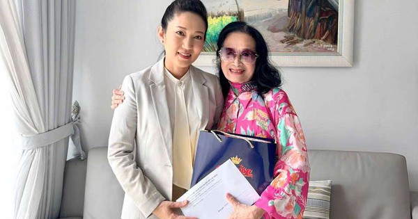 វិចិត្រករប្រជាជន Nguyen Thi Thanh Thuy បានទៅសួរសុខទុក្ខ និងជូនពរសិល្បករឆ្នើមក្នុងឱកាសឆ្នាំថ្មី