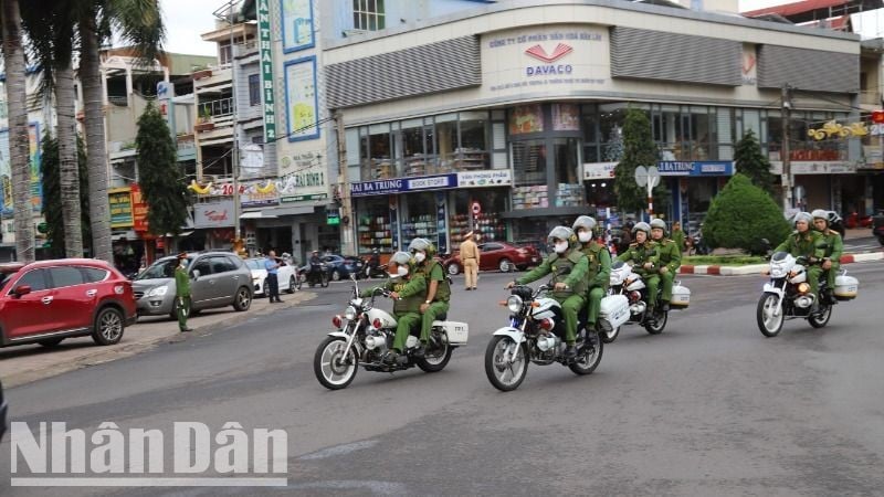 ダクラク省警察は、2025年の旧正月期間中の安全と秩序を確保するためにパトロールを実施します。