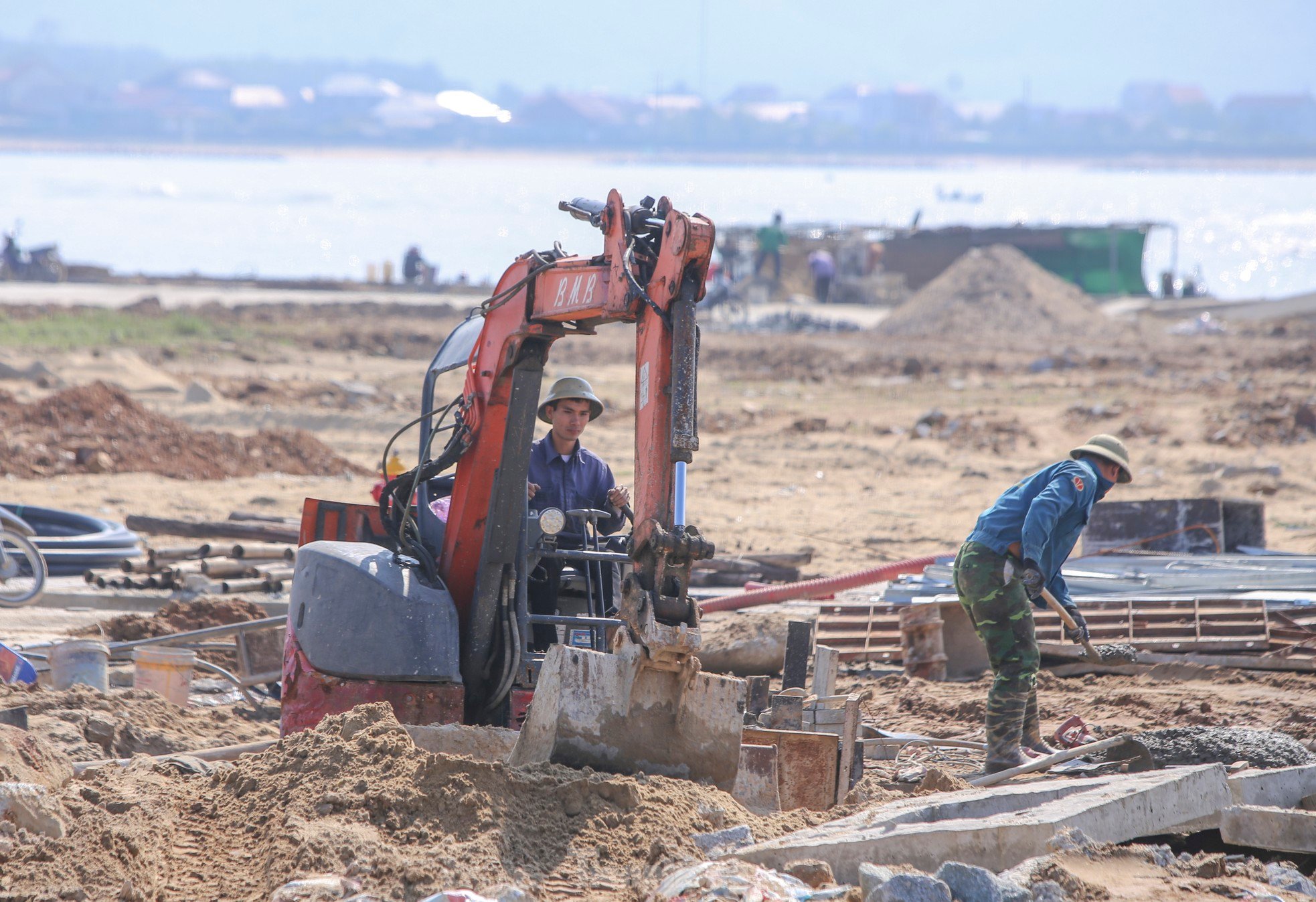 Dự án trọng điểm: Chỗ cấp tập thi công, nơi dở dang 'đứt đoạn' ảnh 6