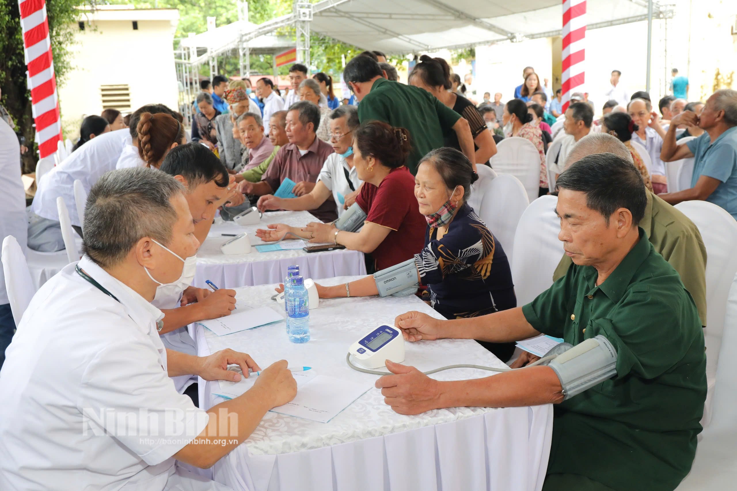 Nho Quan chăm lo sức khỏe cho đối tượng chính sách người có công