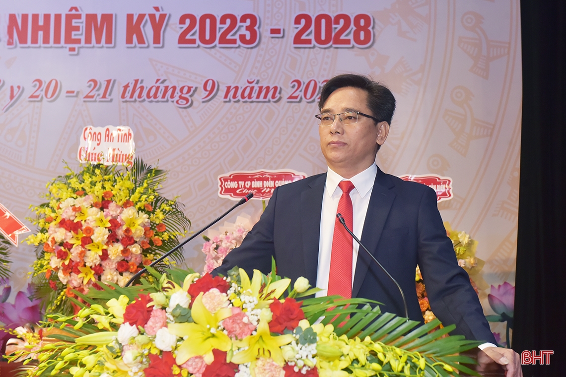 Séance solennelle du Congrès de l'Association des agriculteurs de Ha Tinh pour le mandat 2023-2028