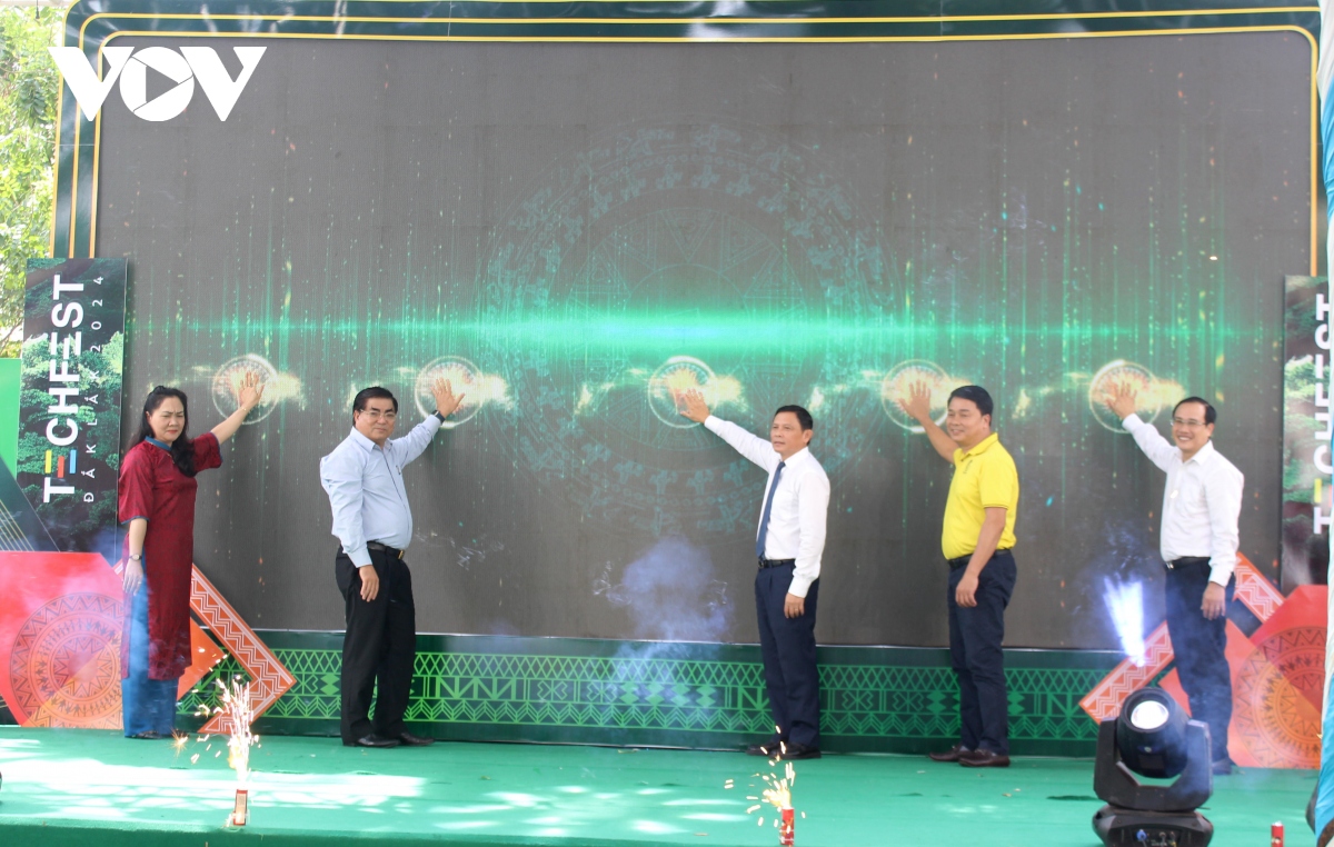khai mac ngay hoi khoi nghiep doi moi sang tao tinh Dak lak nam 2024 hinh anh 1