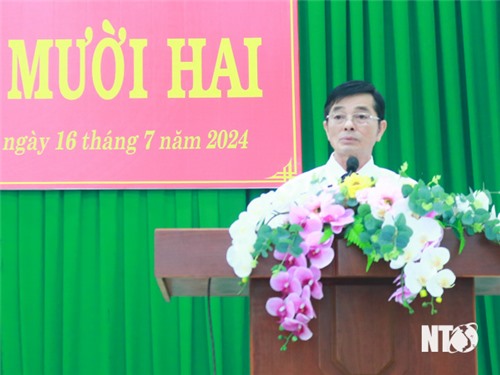 12.ª sesión del Consejo Popular del distrito de Thuan Nam, período IV, 2021-2026