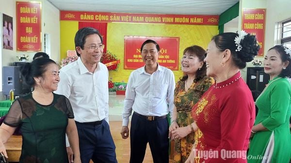 Bí thư Thành ủy Tạ Đức Tuyên dự Ngày hội đại đoàn kết toàn dân tộc tại khu dân cư tổ 15, phường An Tường