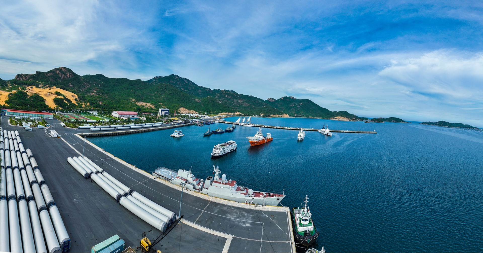 Der internationale Hafen von Cam Ranh verfügt über eine sehr moderne Infrastruktur.