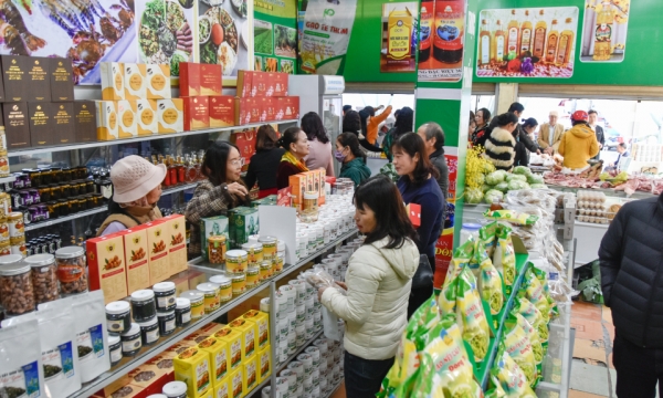 Apertura de una tienda para introducir y vender productos agrícolas limpios