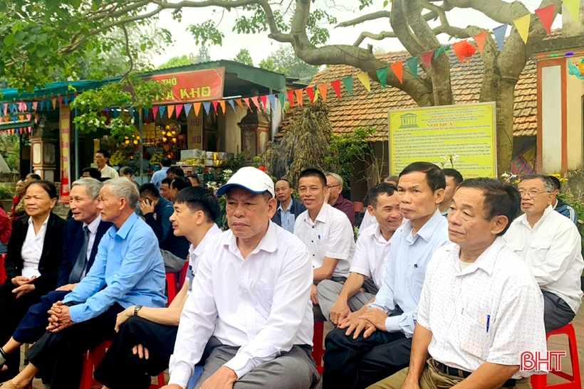 Hundred-year-old blacksmith village in Ha Tinh holds ceremony to worship the founder of the profession