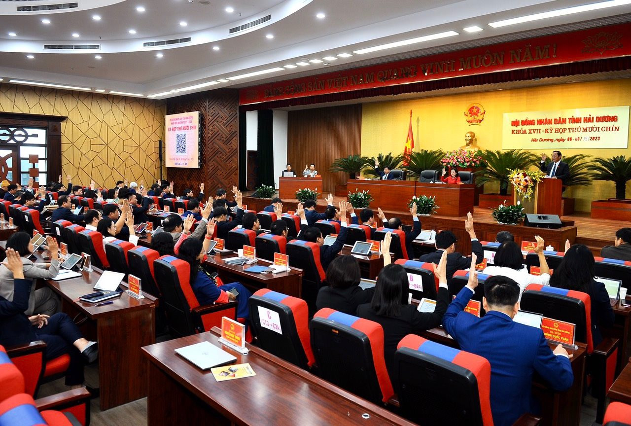 On the morning of March 1, Hai Duong Provincial People's Council held the first thematic meeting of 2024.