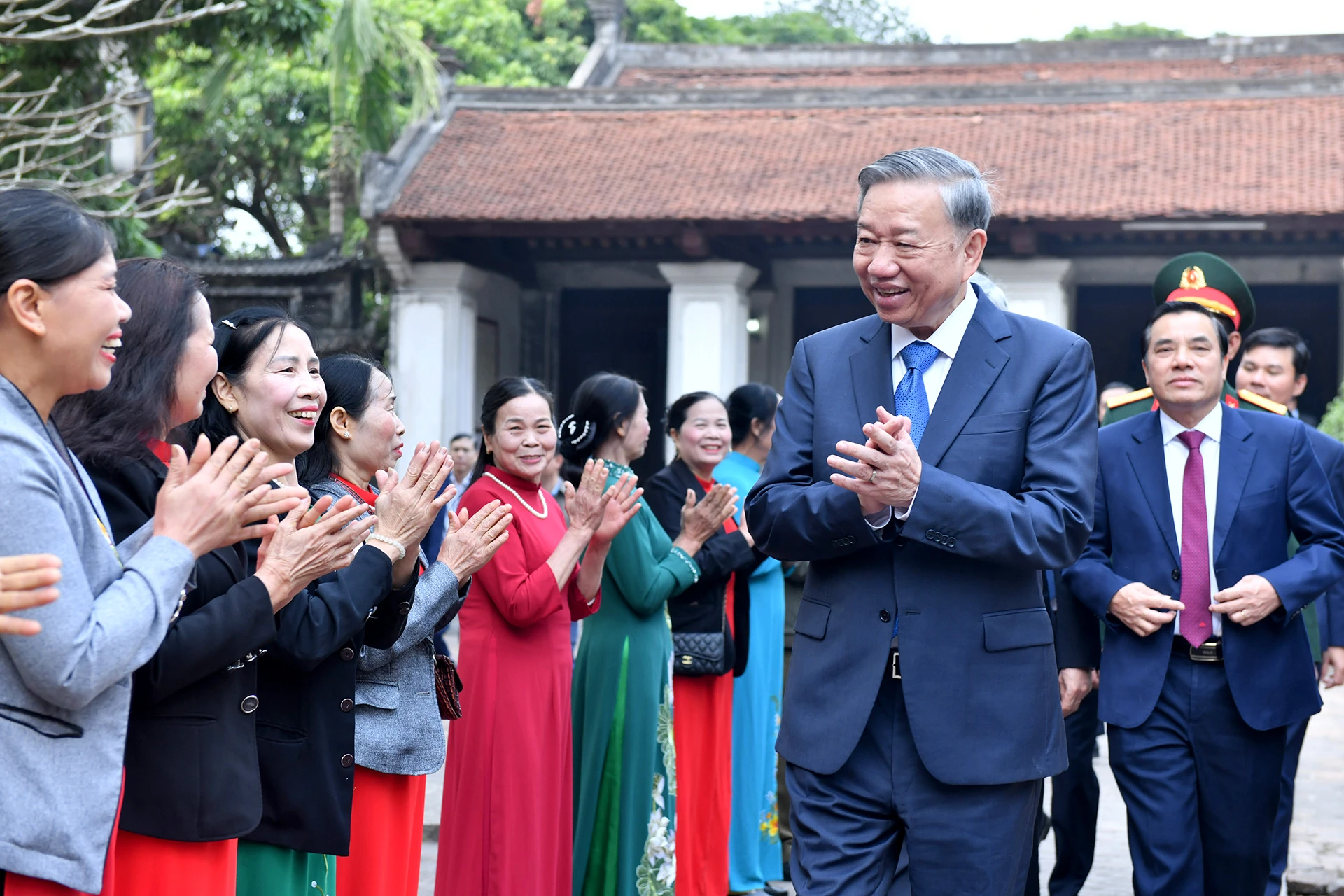 [Ảnh] Tổng Bí thư Tô Lâm thăm, chúc Tết Đảng bộ, chính quyền và nhân dân tỉnh Hưng Yên ảnh 6