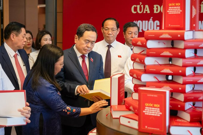 National Assembly Chairman Tran Thanh Man, Head of the Central Propaganda Department Nguyen Trong Nghia and National Assembly Vice Chairman Tran Quang Phuong at the book launch ceremony of General Secretary Nguyen Phu Trong. Photo: National Assembly Media