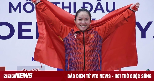 Why has Vietnam's No. 1 canoeing athlete not received a bonus for 3 years?